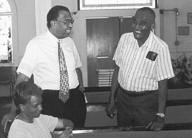 Photo  --  Bishop Henderson Visits the Keys